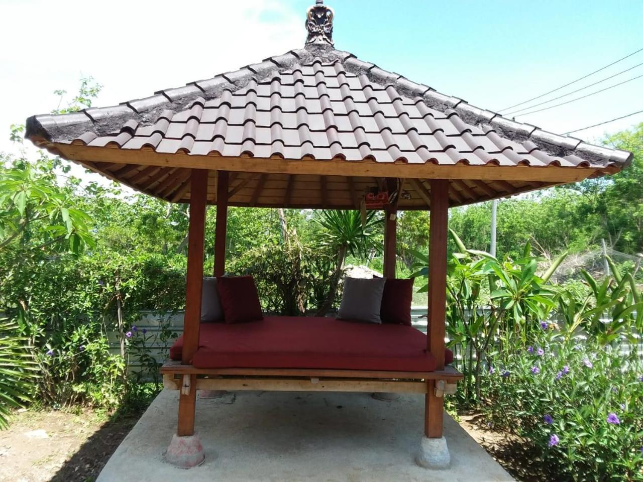 Uma Hostel Lembongan Exterior photo
