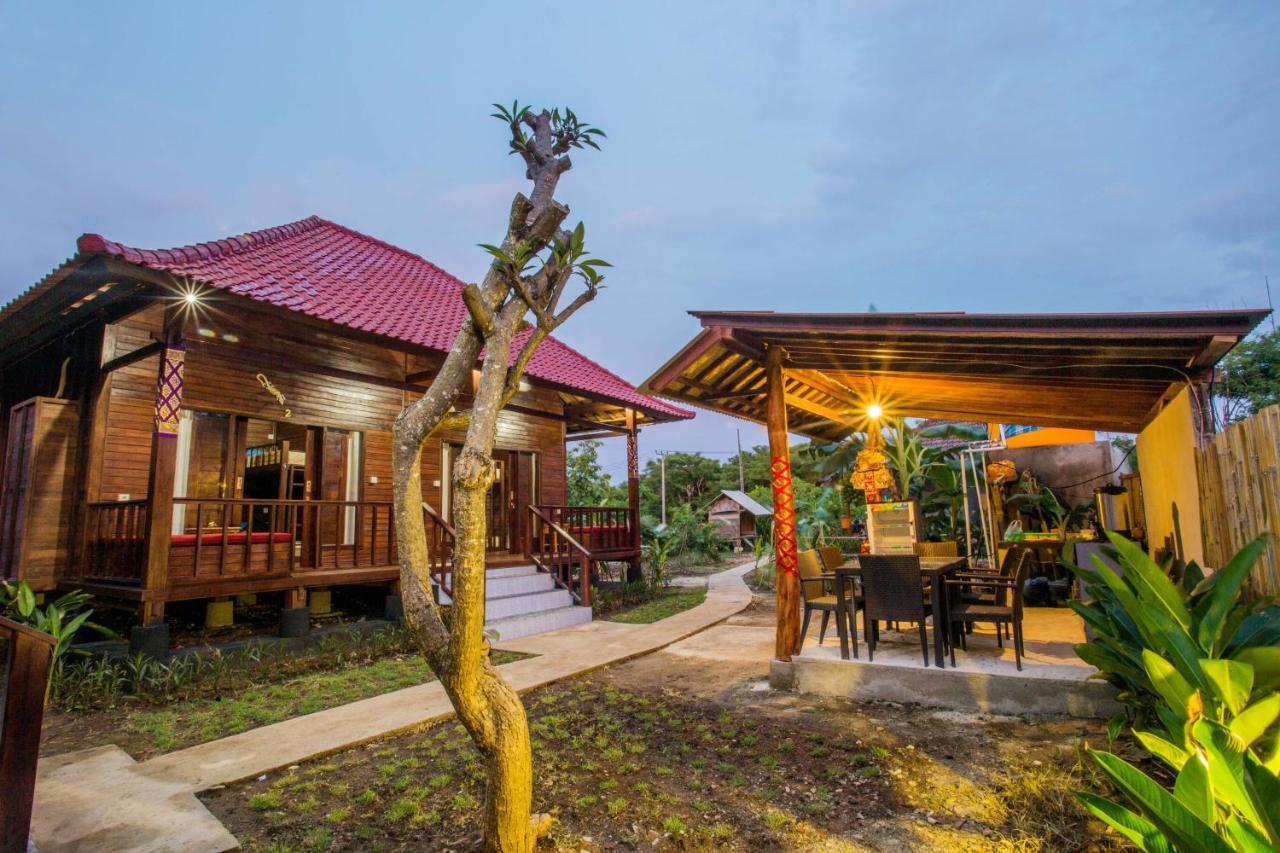 Uma Hostel Lembongan Exterior photo